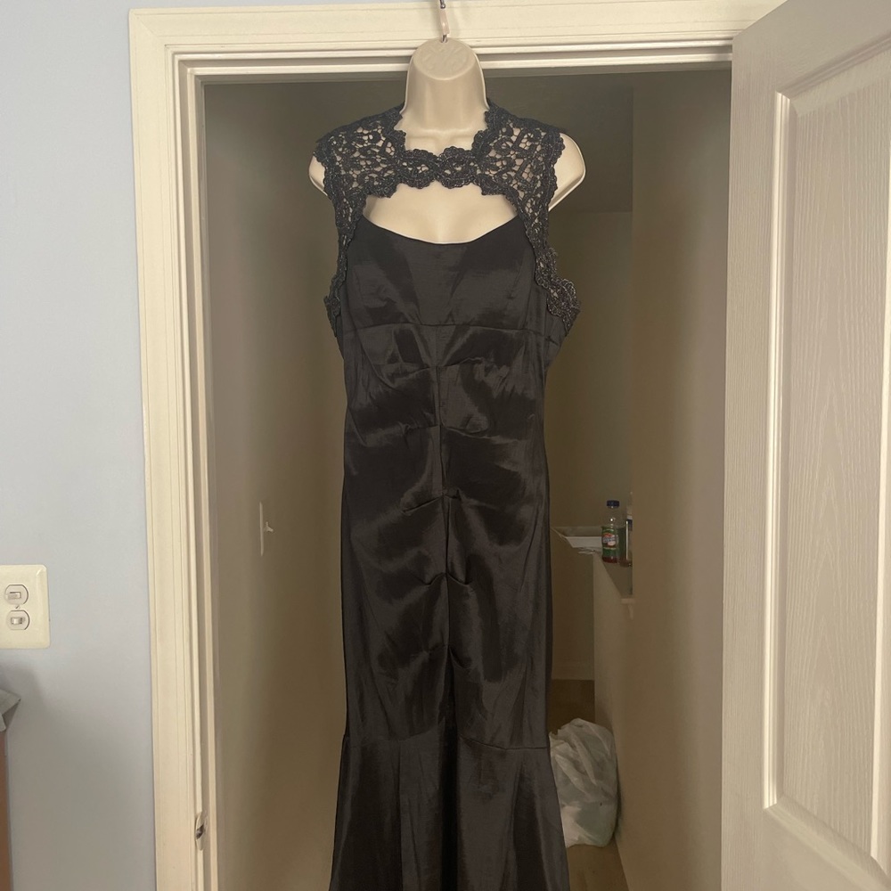 Black, Very elegant Vera Wang/David’s Bridal collaboration bridesmaid dress.